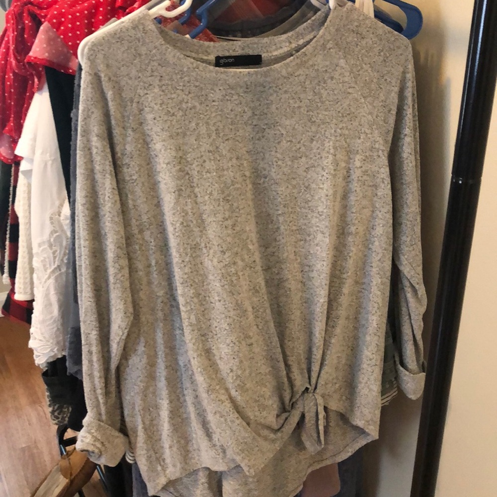 Gray top